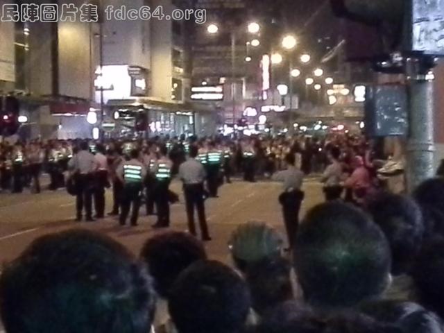 今夜旺角示威群眾与警察對峙通宵